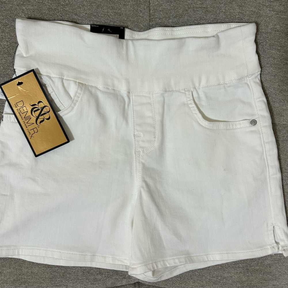 Rock & Republic Women's High Waist Slimming Pull On White Shorts